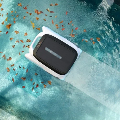 surfer-m1-solar-powered-pool-robot-white-5